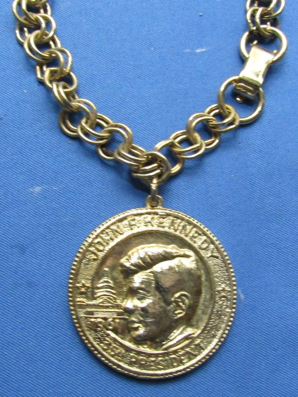 vintage gold tone chain bracelet with John F. Kennedy Charm